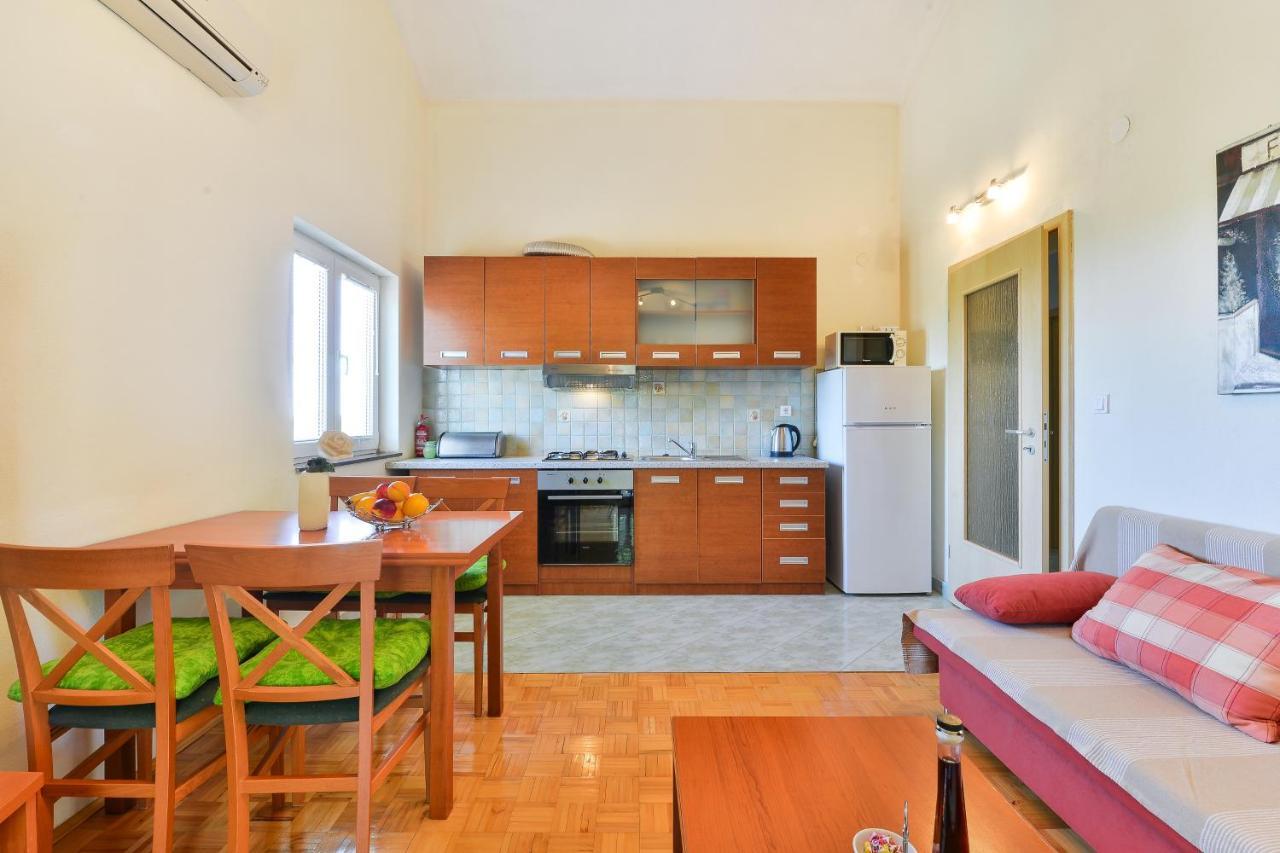 Family Friendly Apartments With A Swimming Pool Zadar - 18098 Exterior foto