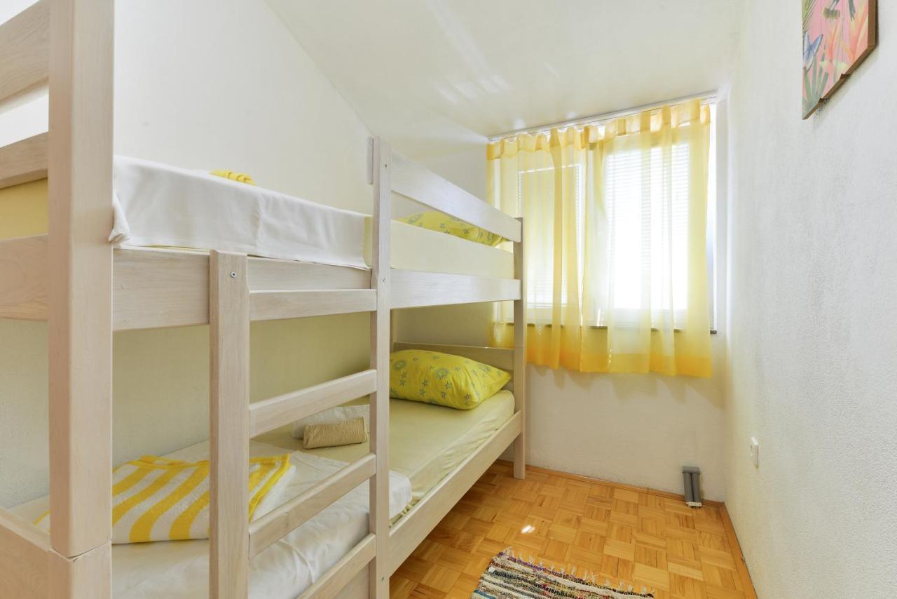 Family Friendly Apartments With A Swimming Pool Zadar - 18098 Exterior foto